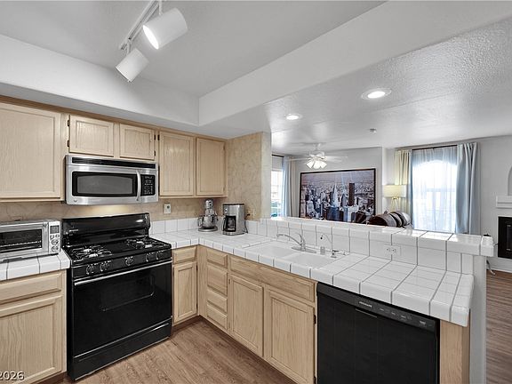 5th image of 7950 W Flamingo Rd Unit 1024