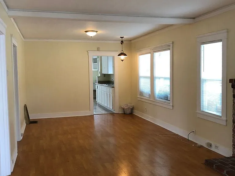 3212 School St — Photo 2