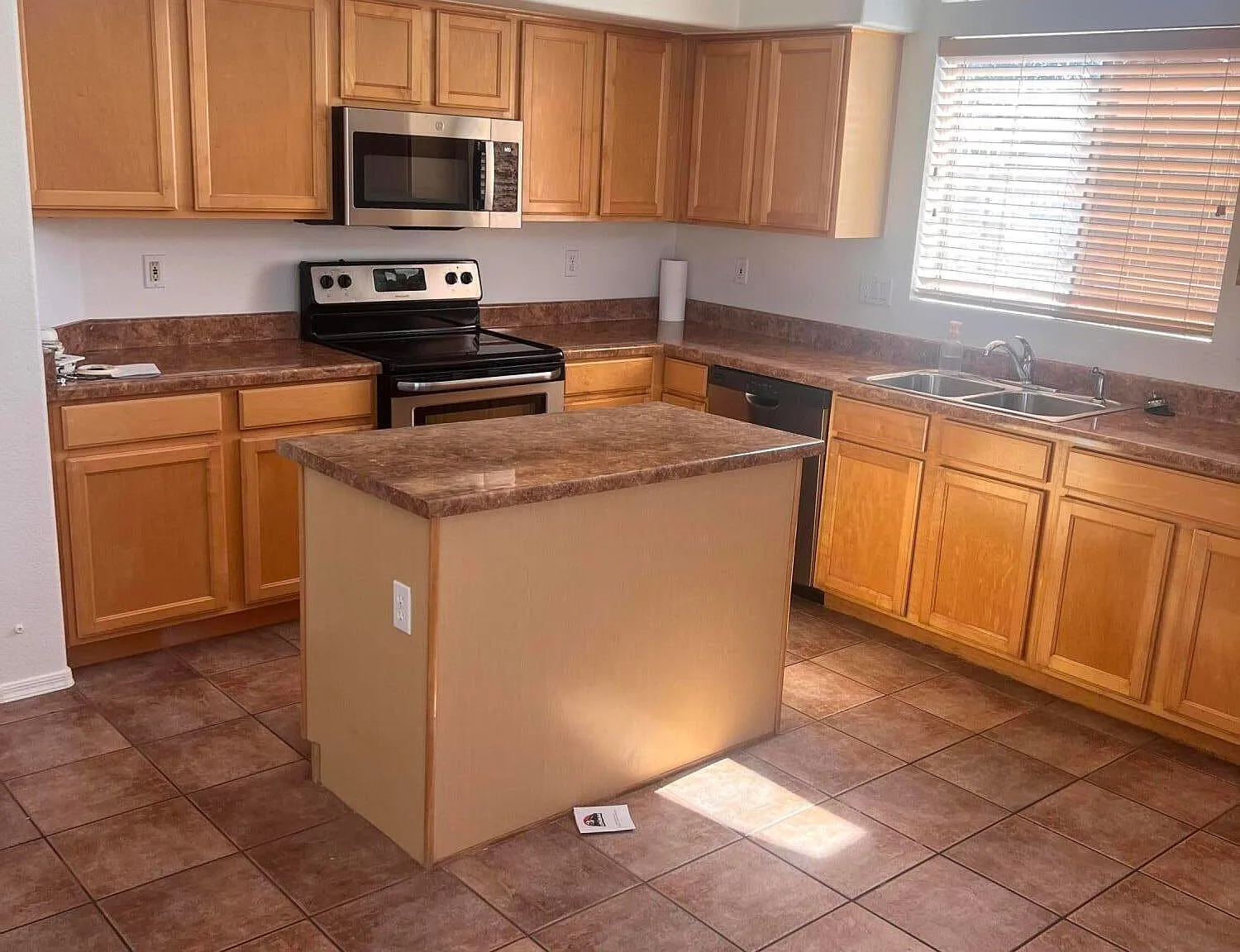 3 bed, 1308 sqft, $2,000 — Photo 1