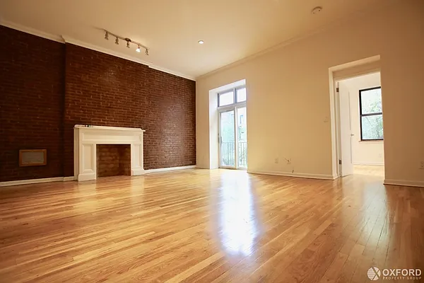 Rented by Oxford Property Group | media 12