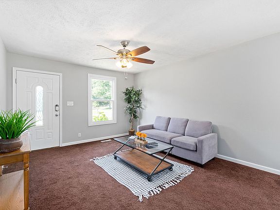 4th image of 582 Caskey Dr