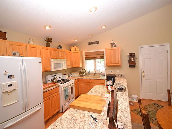 2nd image of 668 Pine Pointe Trl #14