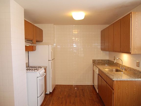 5th image of 2340 N Cambridge Ave #Ch