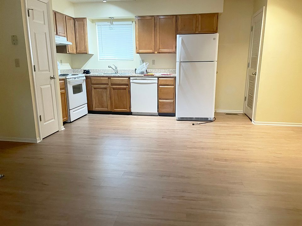 1st image of 1915 E Willamette Ave