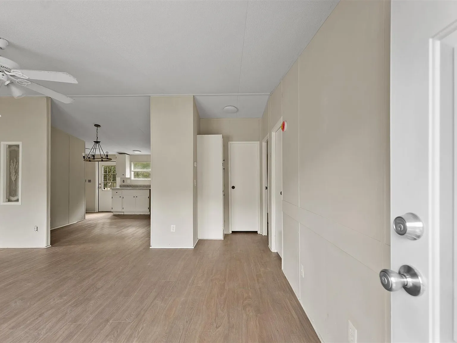 3 bed, 2.0 bath, 1120 sqft, $1,500 — Photo 2
