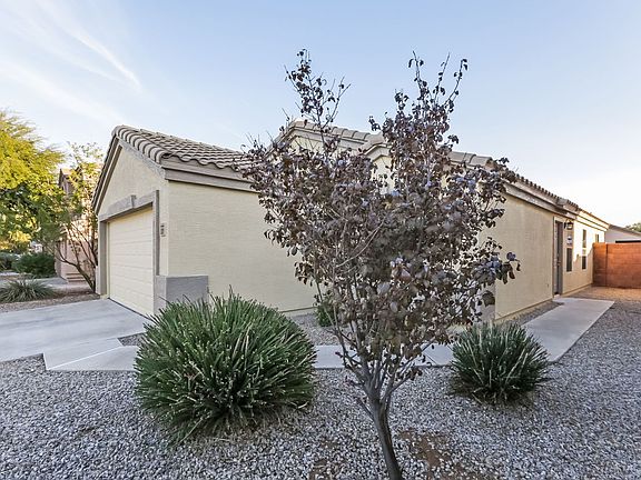 3rd image of 3231 W Santa Cruz Ave