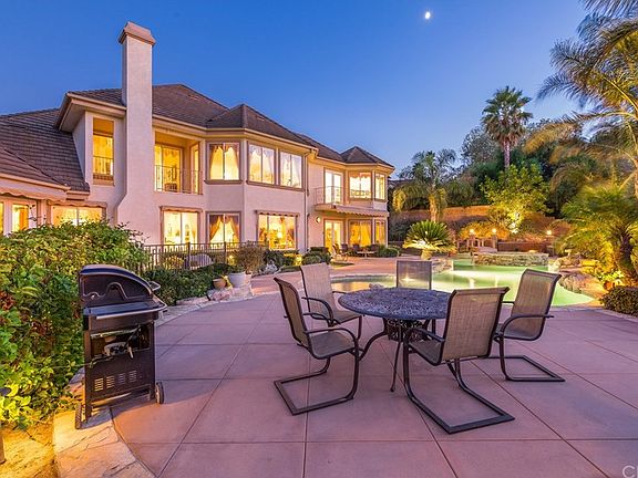 5th image of 2575 Vista Ct