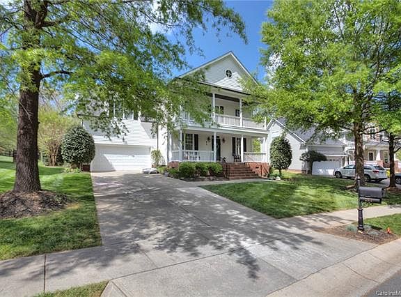 2nd image of 2911 Thayer Dr