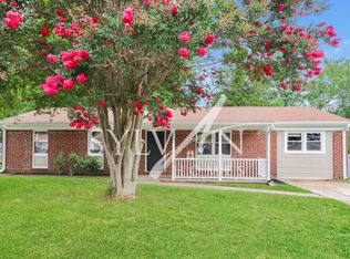 3020 Knight Rd, Chesapeake, VA 23323