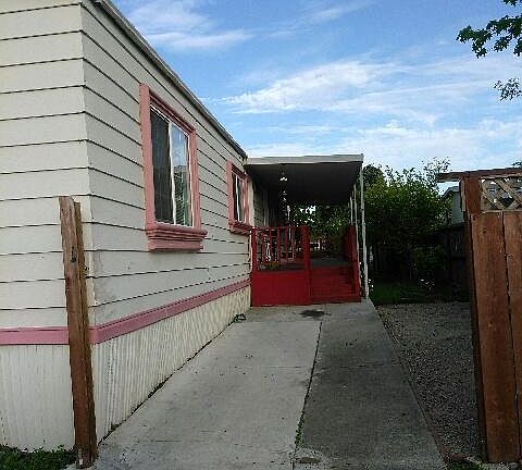 2nd image of 300 Nicholson Ln