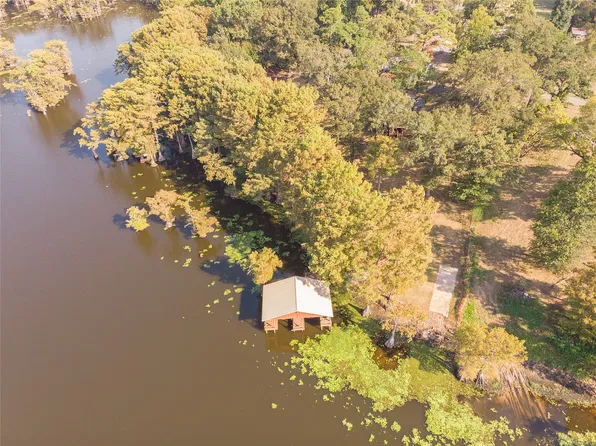 10070 Plum Point Rd, Oil City, LA 71061