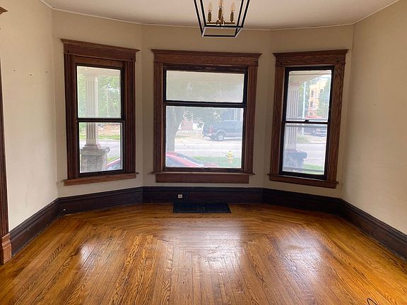2nd image of 610-612 E Kalamazoo Ave #4