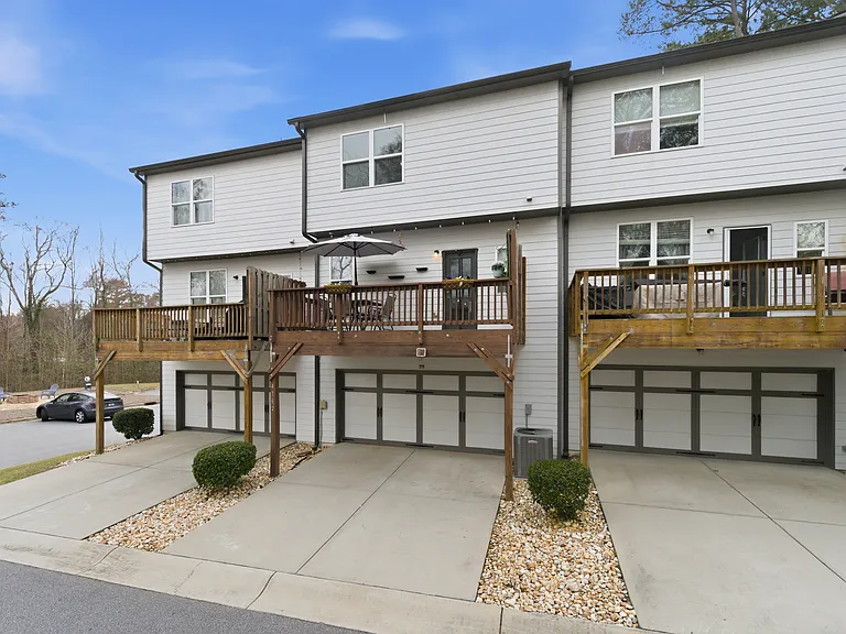 4762 Sampson Ct — Photo 6