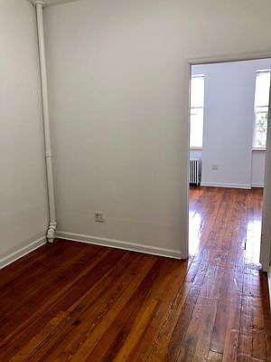 5th image of 223 Franklin St APT 3R