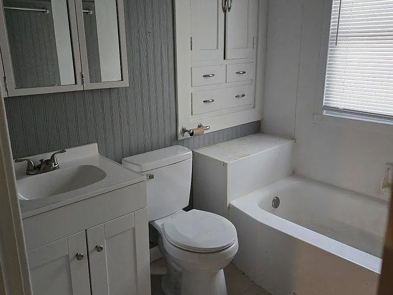 1318 N Machin Ave — Photo 8