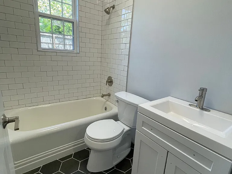 418 E Virginia St #A — Photo 11