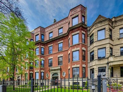 5212 N Winthrop Ave APT 1, Chicago, IL, 60640