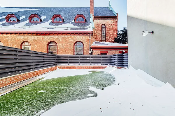 Rented by Nooklyn NYC LLC | media 70