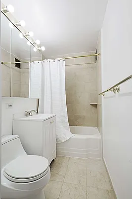 Rented by Compass | media 10