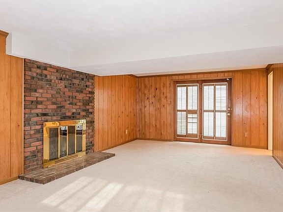 4th image of 3334 Greenbridge Dr
