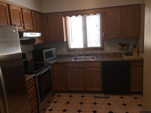 4th image of 94 Velina Dr