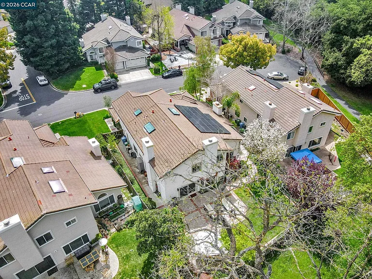 668 Sun Tree Ct — Photo 69