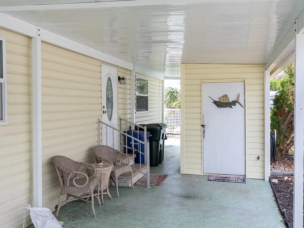 Building Photo - 603 Locarno Dr