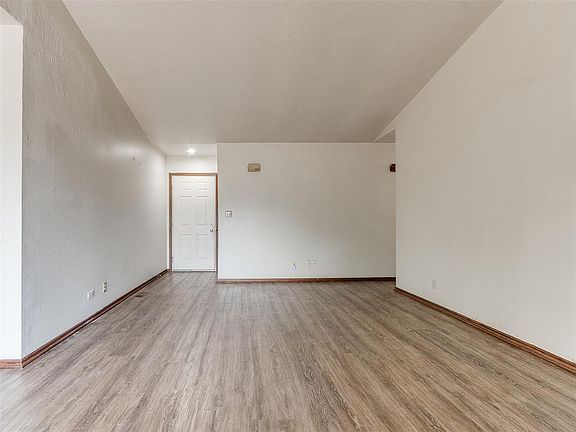 3rd image of 2432 Wyandotte Way