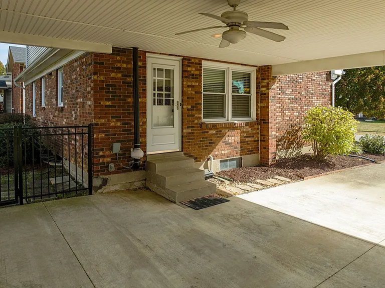 9903 Welshpool Ct — Photo 3