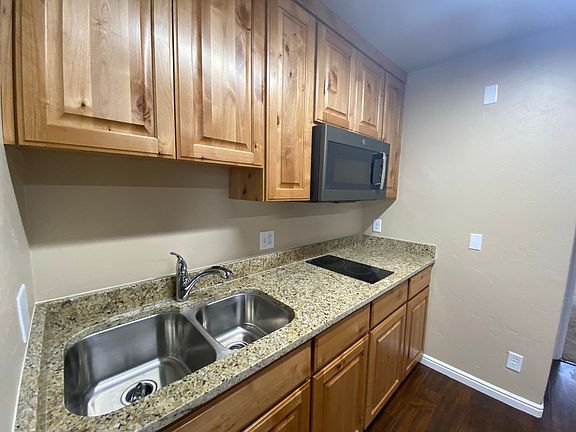 5th image of 1045 N Canyon St