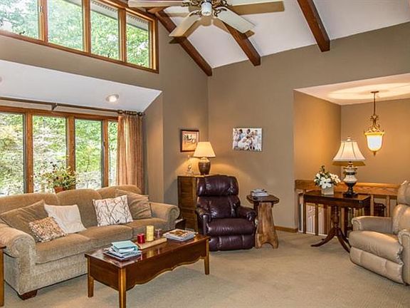 5th image of 207 Elk Ln