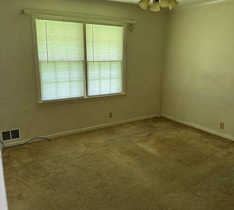 3rd image of 153 Club Cir
