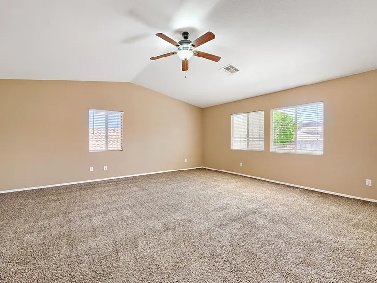 946 Saddle Horn Dr — Photo 16