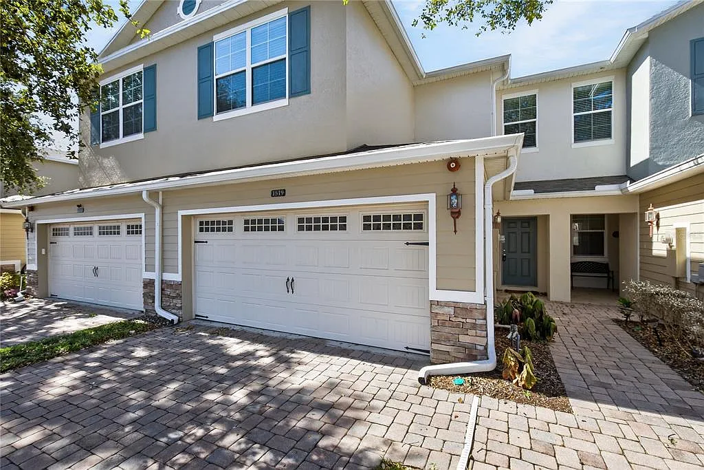 3 bed, 2.5 bath, 1956 sqft, $2,725 — Photo 1