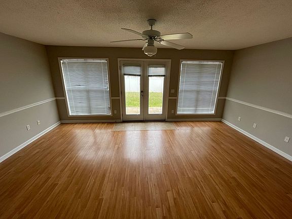 3rd image of 216 Claremont Ave