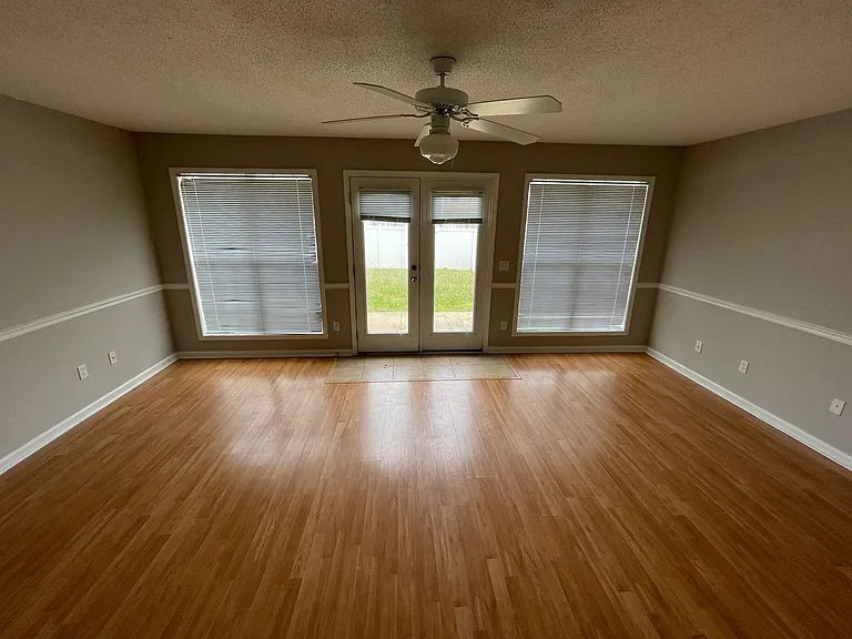 216 Claremont Ave — Photo 3