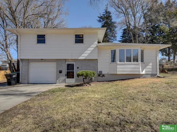 5205 N 48th St, Omaha, NE 68104