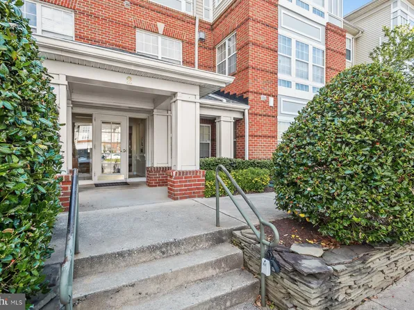 2 Cameron Grove Blvd APT 304, Upper Marlboro, MD 20774
