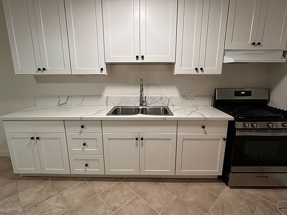 5th image of 970 W 13th Ave #7