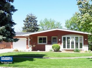 7 W Division St, Lemont, IL 60439