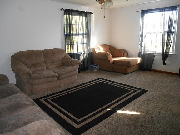 4th image of 823 Missouri Ave