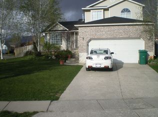 679 S Fox Run Dr, Layton, UT 84041