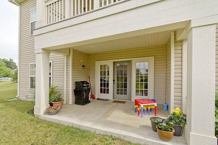 1st image of 1409 Carylake Cir