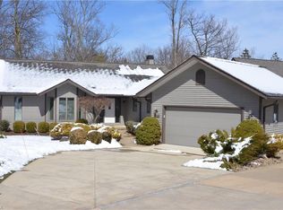 6763 Windward Hills Dr #68, Brecksville, OH 44141
