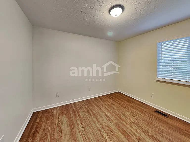 1215 Brookstone Dr — Photo 16