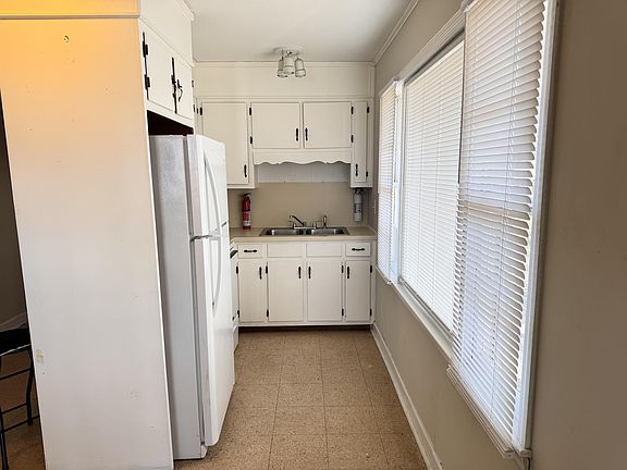 3rd image of 435 Arlington Cir NW #F