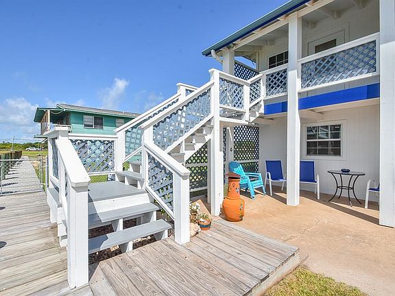 4th image of 203 E Bayshore Dr