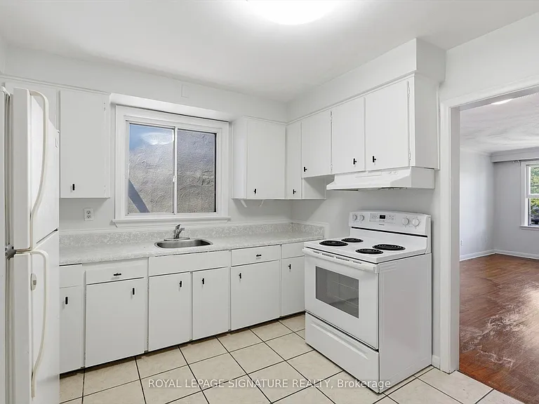 46 Albert Ave #5 — Photo 11