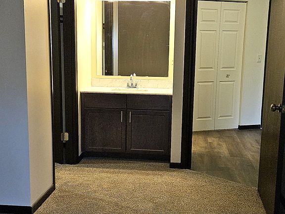 5th image of 200 Madison St #2B-1Ba-830Sqft