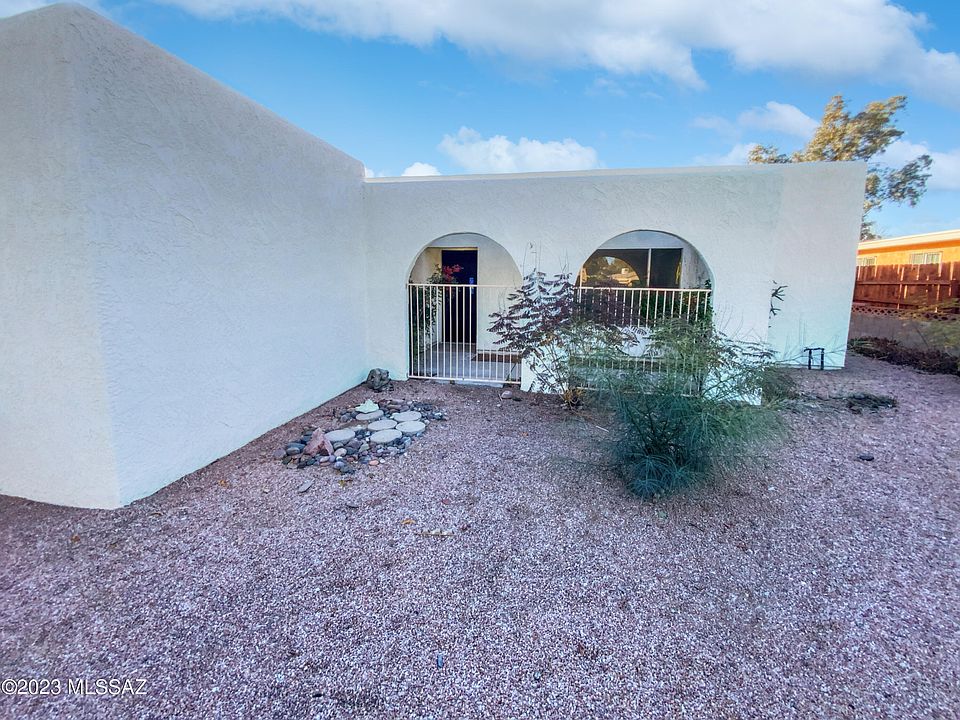 1st image of 2931 W Saint Tropaz Ave